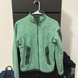Pre loved Arc’teryx fleece, size small, emerald green
